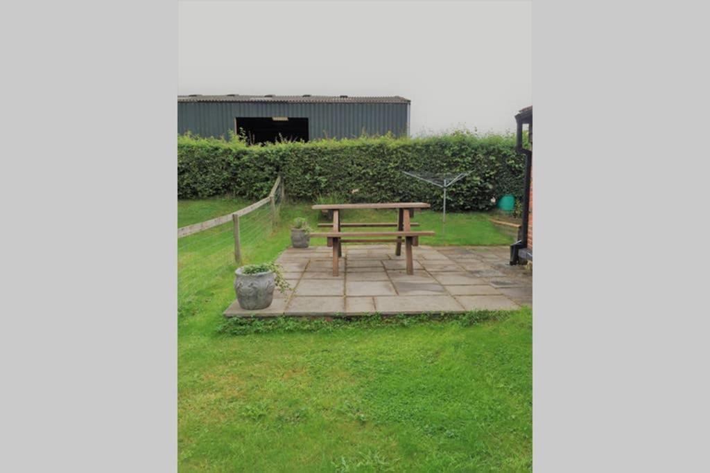 The Old Cowshed Annexe Apartment Taunton Exterior photo